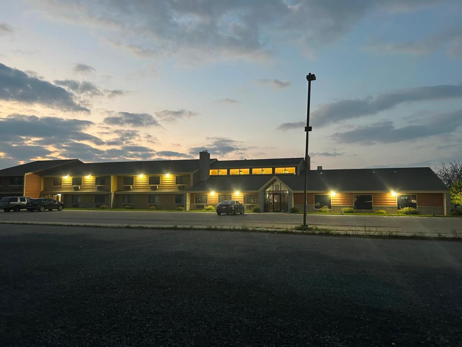 Northwoods Inn & Suites - Blackduck Extérieur photo